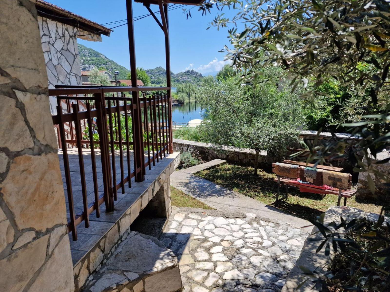 Lakeside Oasis Home Karuc Exterior foto